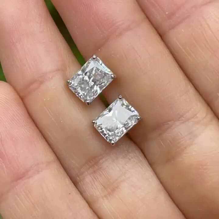 White VVS Clarity D EF GH Color Diamond Cut Radiant Moissanite