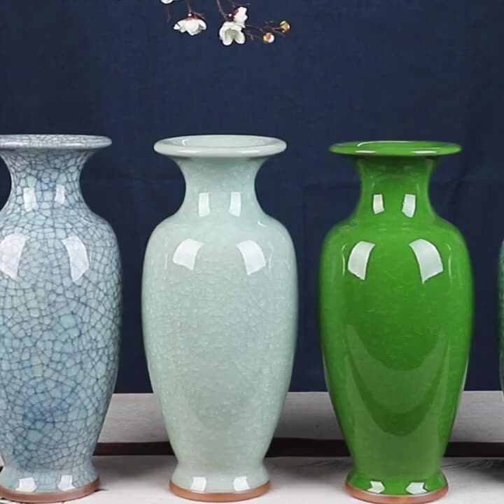 百人の遊ぶ子供たちのデザインが施されたアンティークの明時代の複製