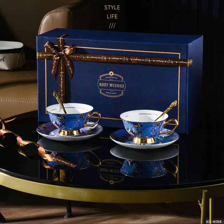 ortensia colazione tazza e piattino in porcellana Bone China con un