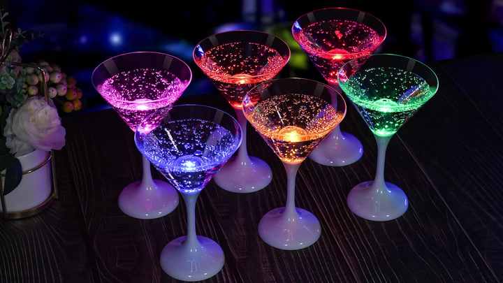 Xijobido Leuchtbecher Mit Farbwechsel - Magische Weingläser Für Partys & Feste