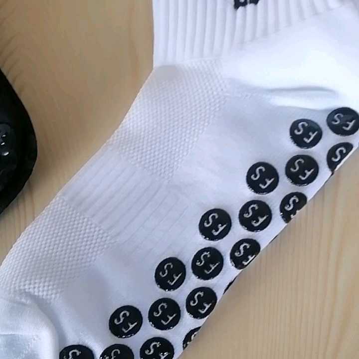 louis vuitton supreme socks