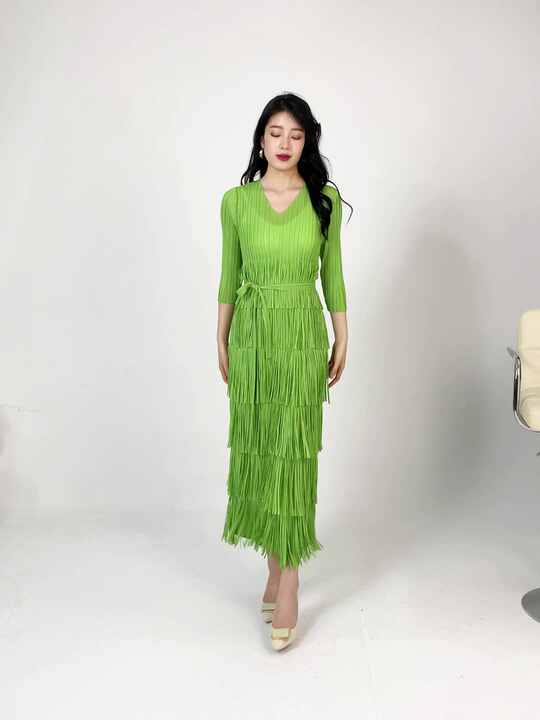 are pleated dresses in style 2024 2024 Spring Fashionable Large Size Pleated Dress with Lotus Sleeves for  Women Casual Dresses for Adults