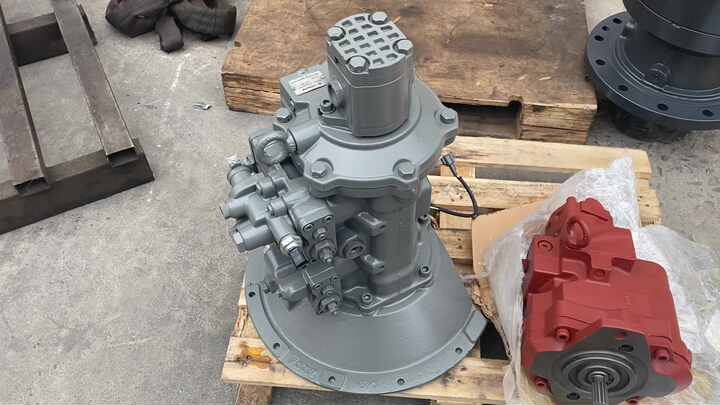 Excavator Parts ZX135 Hydraulic Pump 9197338 HPK055AT-RH18A
