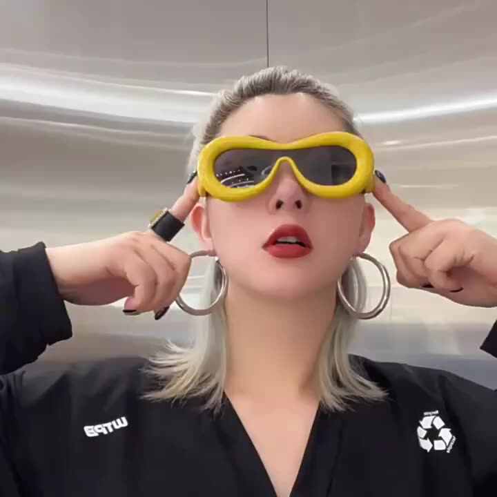 DL Glasses Wholesale Ins Hot Sale Thick One Piece Lip Y2K Sunglasses 2023  Women Candy Hip Hop Inflatable Sun Glasses Lentes