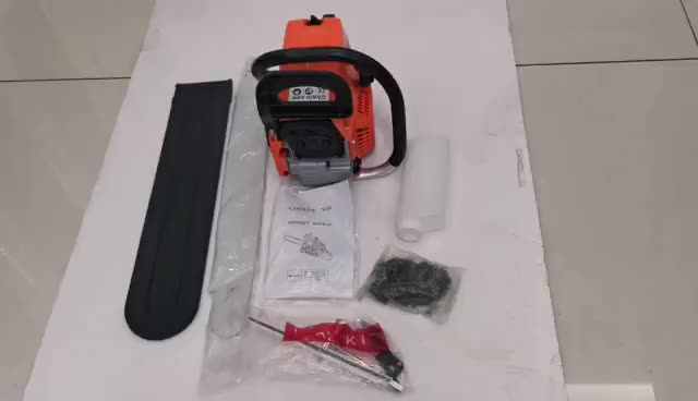 5200 Gasoline Chain Saw - High Power Woodworking Tool