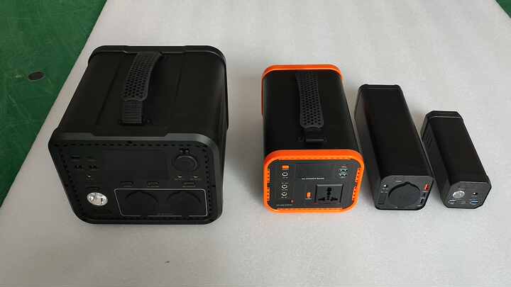 Rechargeable Battery Bank With AC Out 600 W 160000 MAh Powerbank, 220V AC  USB-C Output Portable Outdoor Power Station