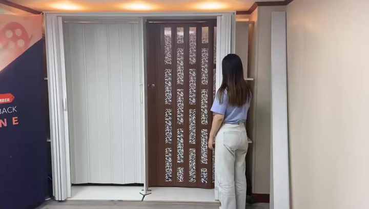 PVC Lockable Folding Concertina Door for Bathrooms Showers OEM