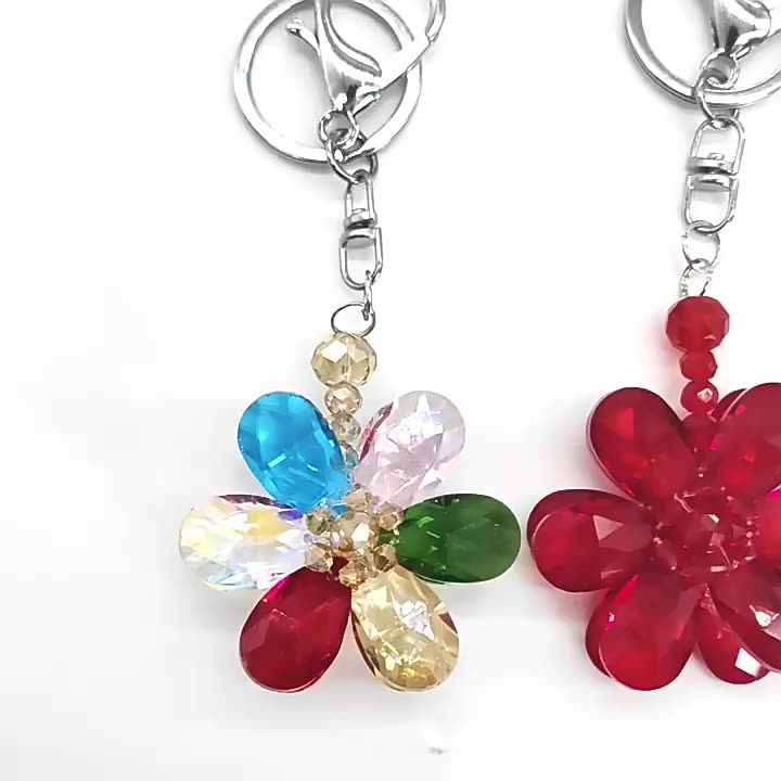 かなみ様☆彡【72】両面★マヤレザーのお花チャーム 78】両面☆マヤレザーのお花チャーム - メルカリ