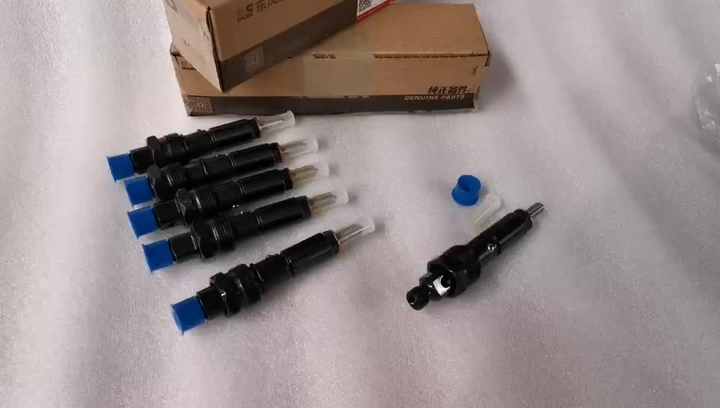 Cummins engine 4BT 3.9 4BT3.9 4B3.9 6BTA5.9-C Fuel Injector 