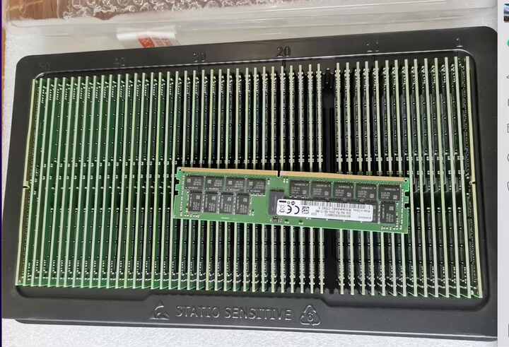 SK Hynix 32GB (1 X 32GB) PC4-23400 2933MHz CL21 1.2V ECC