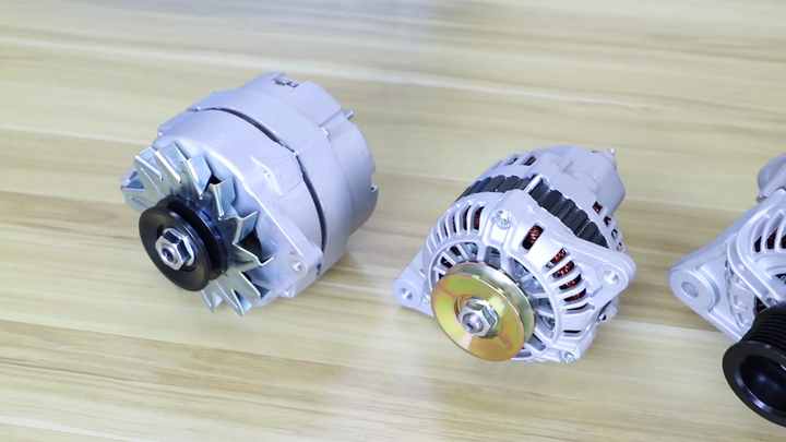 あ 12V 80A China Engine Auto Alternator for Isuzu 3701100SAW