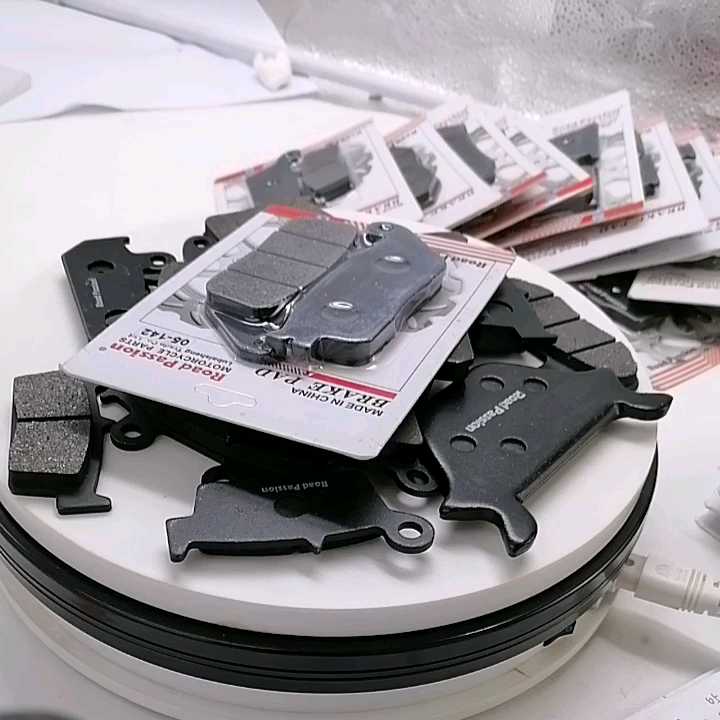 Road Passion ブレーキパッド 2組 Peugeot Speedfight 2 Jetforce C-Tech Elyseo 50 電気自動車 フロントとリアホイール セミメタル 交換用 45x35mm 25mm 穴径 SessA ノンダストブレーキパッド for PEUGEOT 308 1.2L（T9) | RED