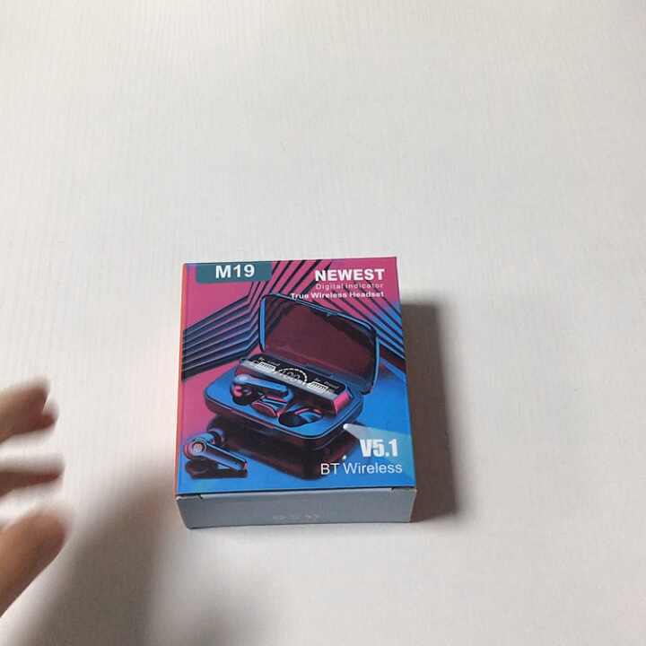 新着M19ワイヤレスイヤホン高速オートペアHDLEDデジタルディスプレイ