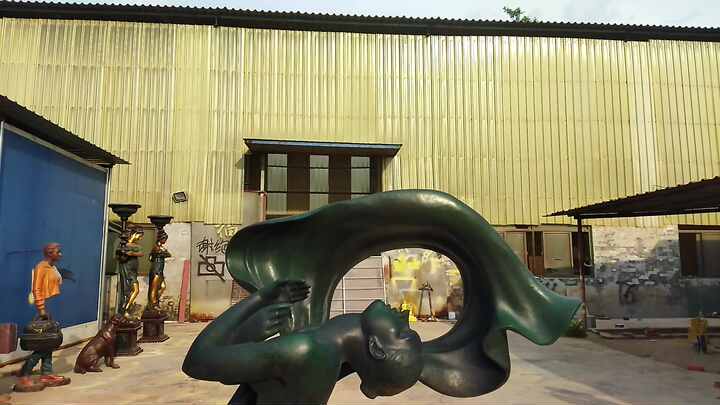 トレヴィアンティーク鋳造大型真鍮製ブロンズ人物像彫刻庭園像（城の庭