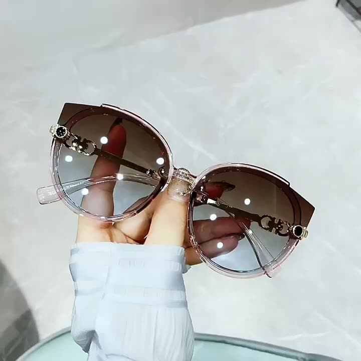 Kacamata Hitam Women's Sunglasses Fashion UV400 Protection