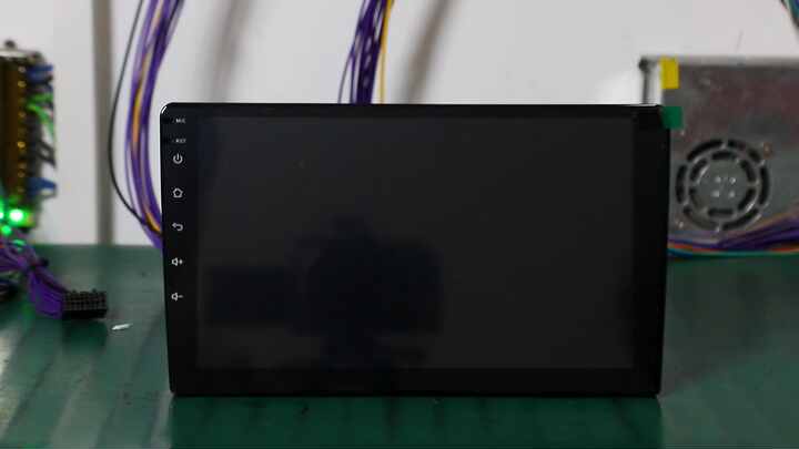 8227L Android 10 ノートPC 8227L 9 Inch Android Car Radio with Bluetooth, GPS, and CarPlay