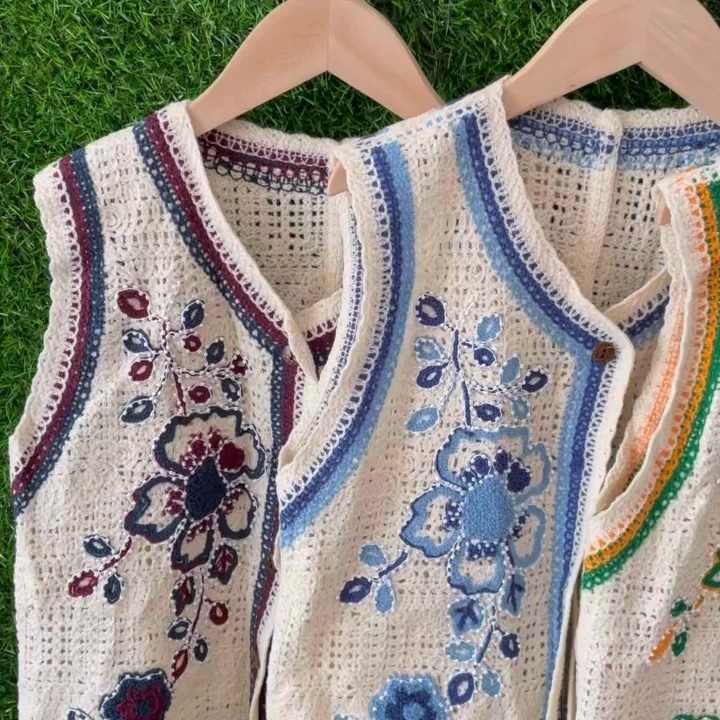 Floral Motif Hand Knitted Vest　美品　希少 Floral Motif Hand Knitted Vest 美品 希少