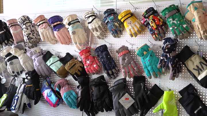Best Waterproof Winter Warm Insulated Gloves for Men and Women