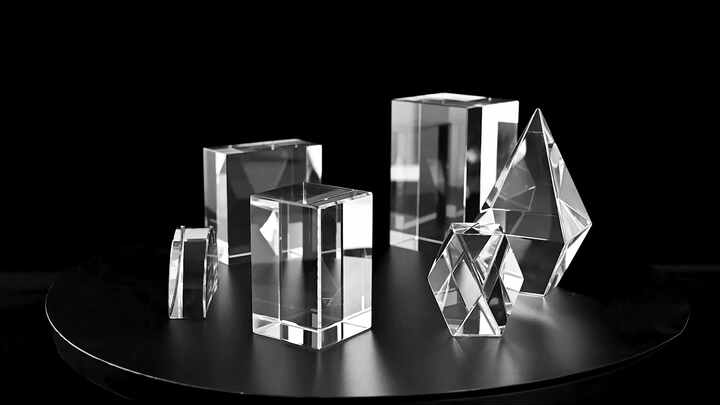 3D彫刻レーザーガラスキューブ文鎮クリスタルキューブ| Alibaba.com