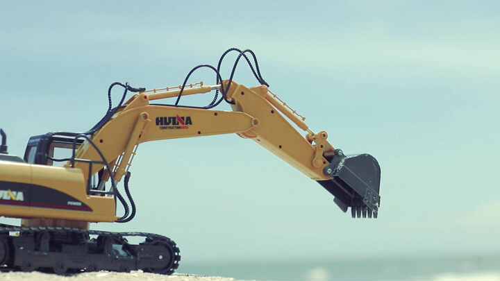 フイナ 1580 + 1582 組み合わせ ベストバリュー 合金製 RC建設車両