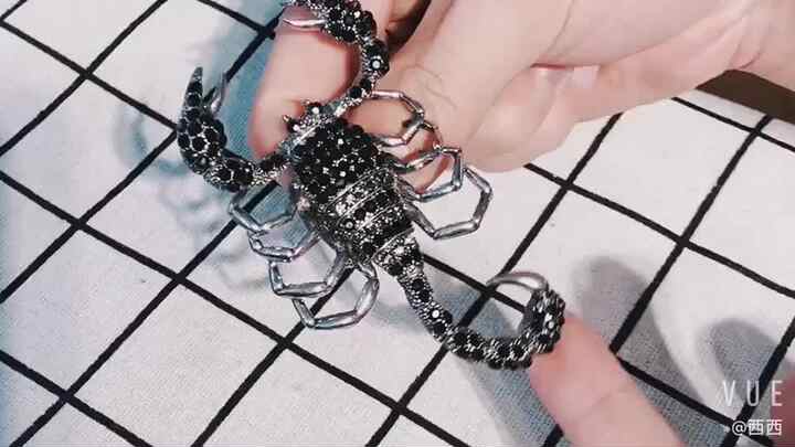 Il Pendente Dello Scorpione E La Collana - Acciaio Inossidabile