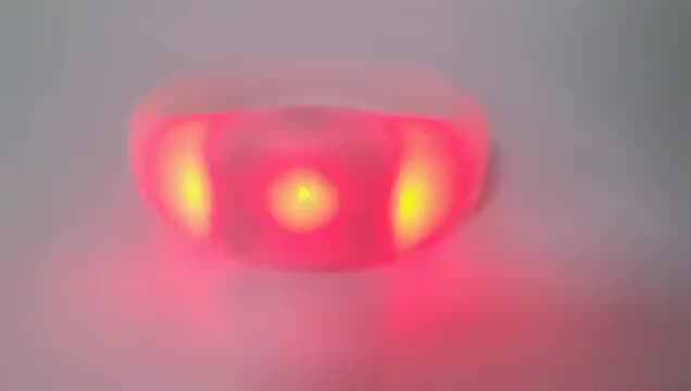 Lot 50 Bracelets LED Blancs Activés Par Le Son - Clignotent Avec La Musique - Neufs