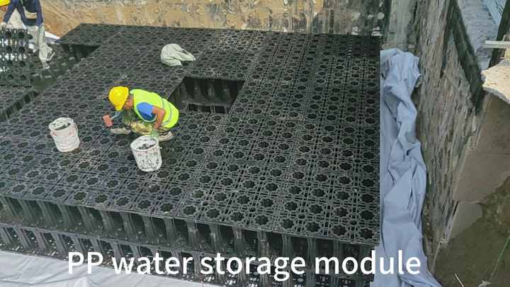 Rainwater Park - 雨水管理と利用 Underground Rainwater Collection - Efficient Storm Water Management