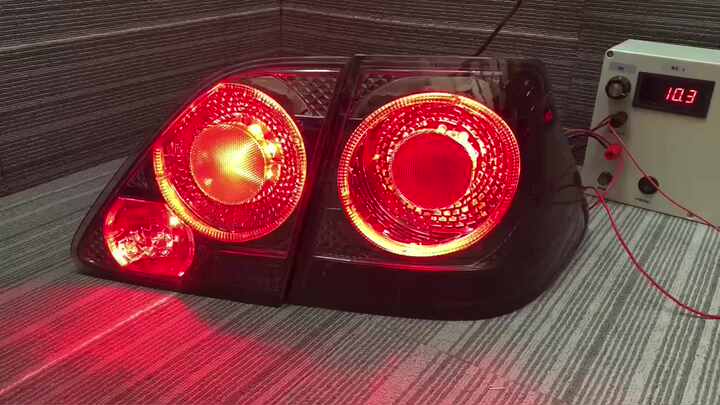 Lanterna Traseira LED de Alta Qualidade para Toyota Crown 2003