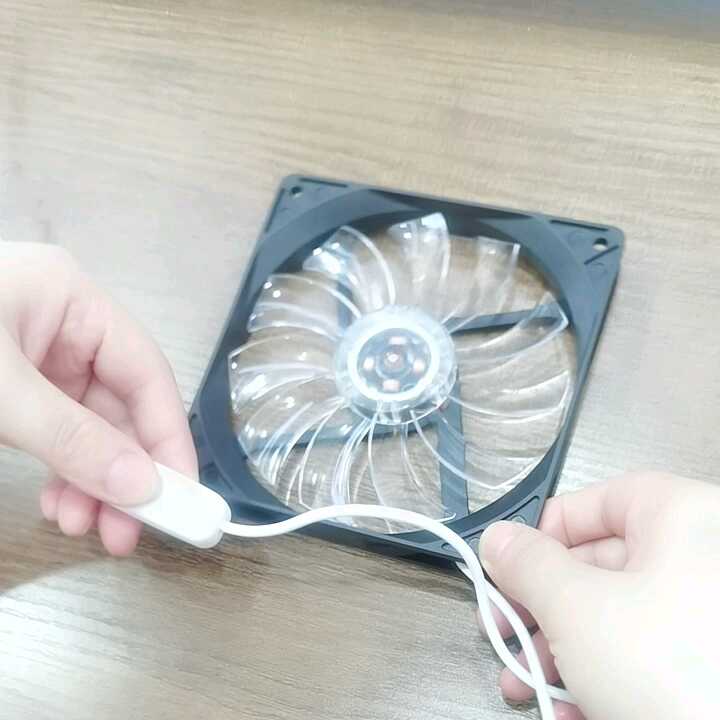 薄型静音DC排気軸流冷却ファン 12018 120x120x18mm 12ボルト防水 5