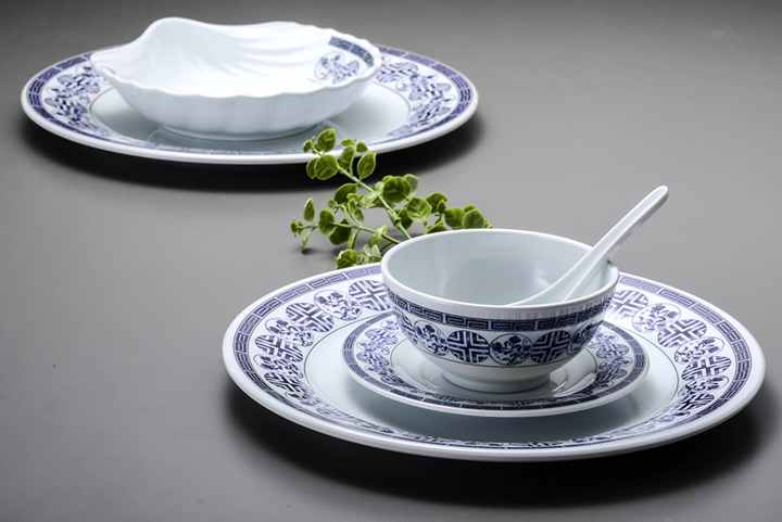 Classic Blue and White Light Weight Bpa Free Unbreakable Hot Selling  Melamine Dinner Plate