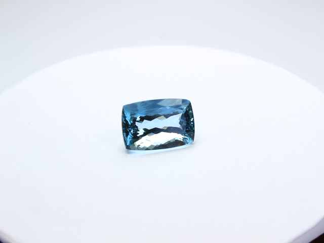 7x9 MM 2.3 Cts Octogone Coupe Naturel Bleu Clair Aigue-Marine Ample