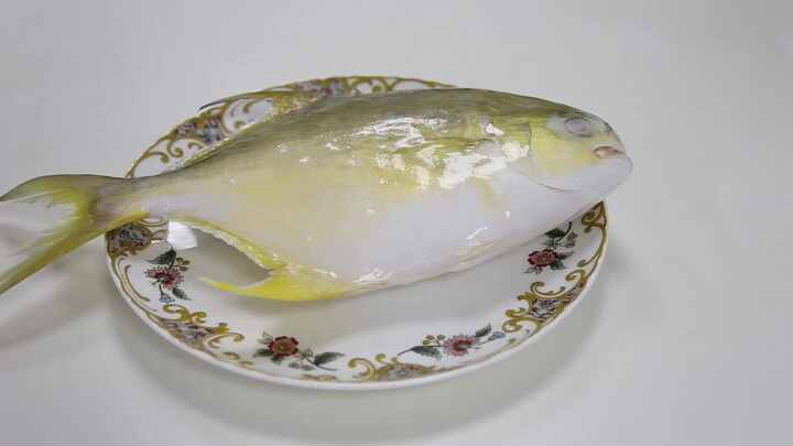 fish frozen golden pomfret whole round 300-400