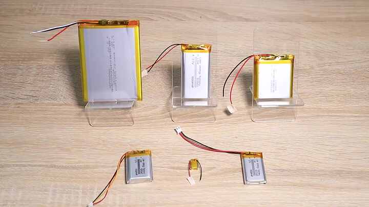 EFASO Batería Lipo 3.7V 400mAh 702030 Con Conector JST 2.0-2P – Recargable Con Protecciones