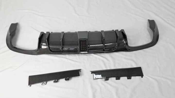 W213 E300 E450 カーボンファイバーリアディフューザーリップ