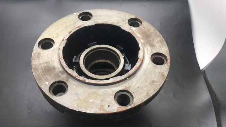 High-quality Front Wheel Axle for NPR 4HG1 4HK1 Trucks