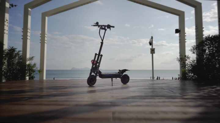 YUME 2400W Dual Motor Electric Fat Tire Scooter 60km Range