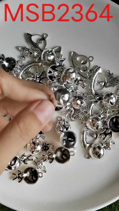 Wholesale Alphabet Letter a-Z Charms for DIY Crafts