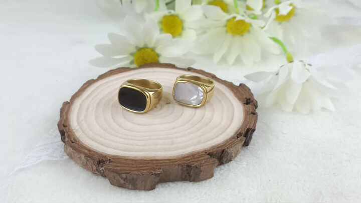 Wholesale 14k Gold Plated Men's Vintage Signet Ring Moissanite