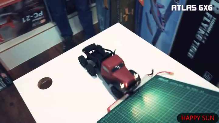 FMS 1:18 Atlas 6X6 Waterproof RC Truck Toy for Off Road Adventures