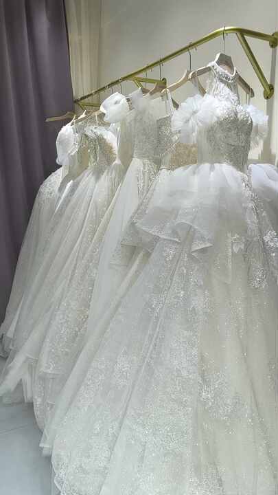 S1107T Elegant Vintage Style High Quality A-Line Lace Dress With Floor-Length Chapel Train Bohemian Royal Design Large Size S1107T Elegant Vintage Style High Quality A-Line Lace Dress With Floor-Length Chapel Train Bohemian Royal Design Large Size