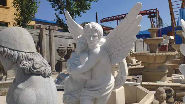大理石製 サン・ミカエル天使像 | 室内外用彫刻、モダンデザイン