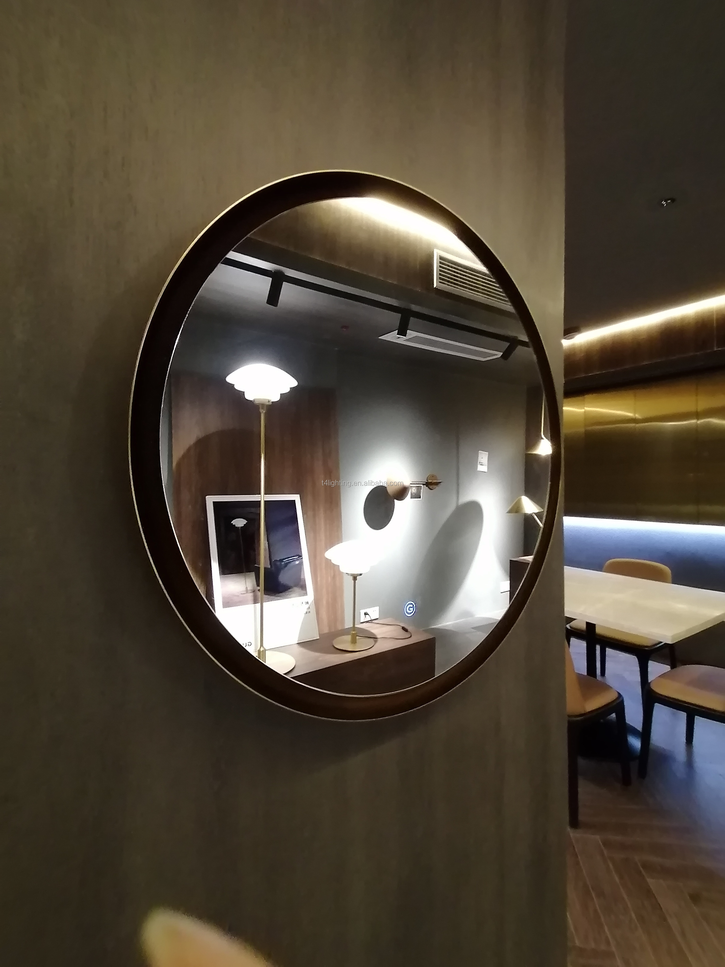 Factory Design Wholesale High Quality Exquisite Mirror Bathroom Light Bathroom Mirror With Light
