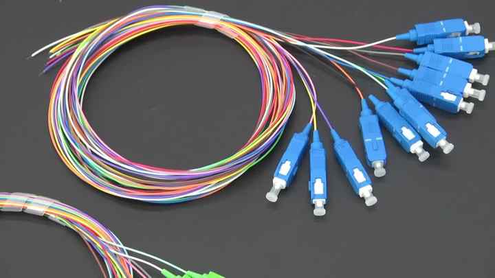 8core SC/APC/UPC Pigtails 0.5m 1m 2m 3m 5m 10m G652D/G657A1 FTTH FTTB ...