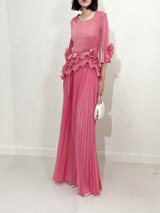 Factory Direct Sales Elegant Women Maxi Loose Fit Casual Dress Pleated  Design Ruffle Sleeves Ruched Ruffles Casual Dress