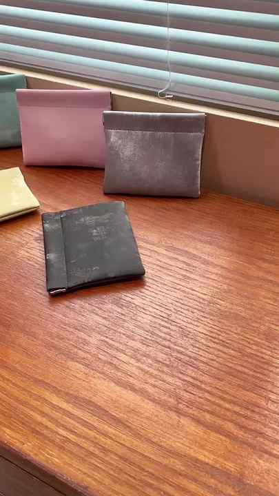 Manufacturer Wholesale Portable High Quality Frosted Genuine Leather  Cosmetic Makeup Bag Pouches Pouch Women Mini Lipstick Bags