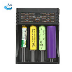 4 Slots Portable Universal USB Smart Lithium Battery Charger for 5V 2A Rechargeable 18650 Li-Ion Battery