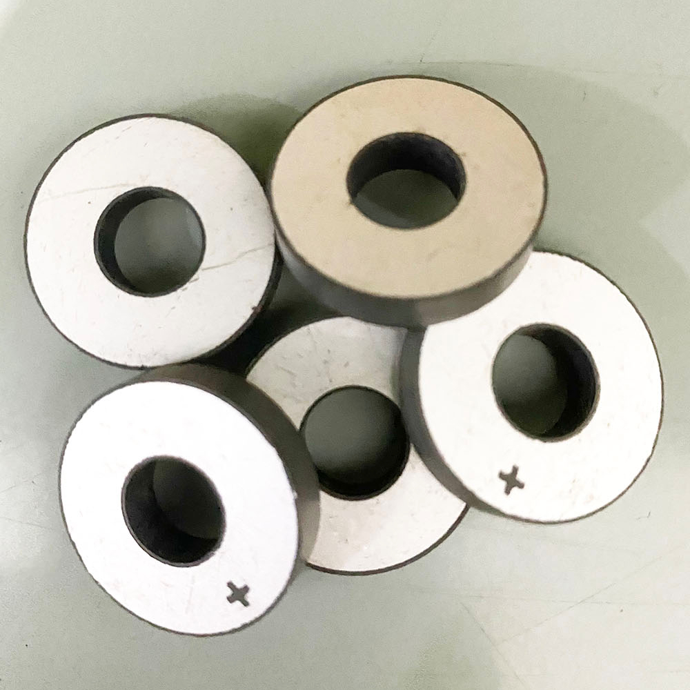 пьезоэлектрическая керамическая пластина. пьезоэлектрическая керамика пьезокерамика. пьезокерамика титанат бария. пьезоэлектрическая керамическая пластина компрессора. пьезокерамика.