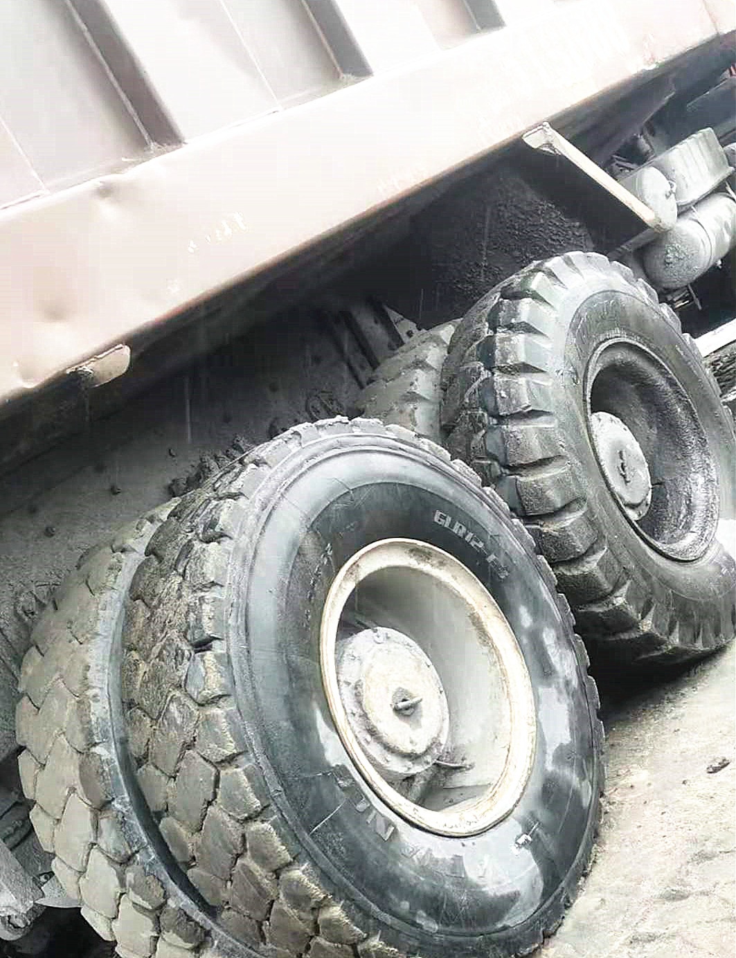 Б/у Yangzhou Shengda Weichai крупногабаритный танк с широким корпусом шахтный самосвал 60t 70t 90t