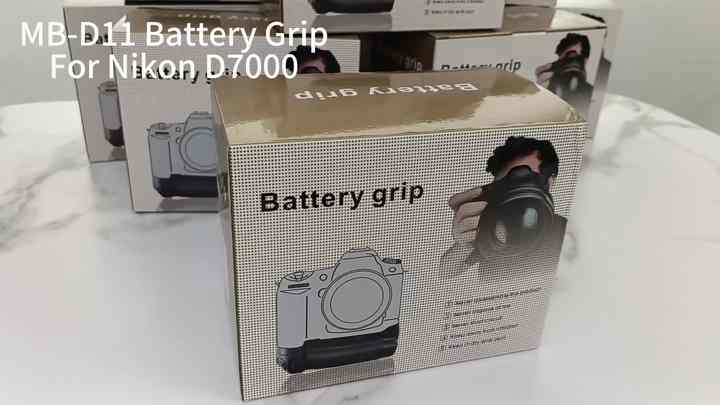 ニコンD7000ボディ 純正バッテリーグリップ(MB-D11)付き 防湿庫保管