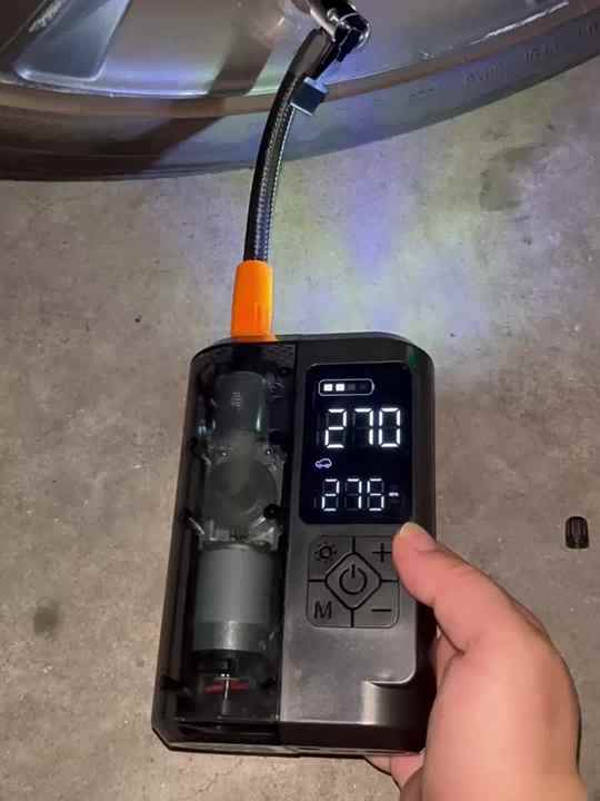 hull fake cigarettes raid Sniffer dogs discover criminal secret behind an ordinary light fitting –  Hull CC News